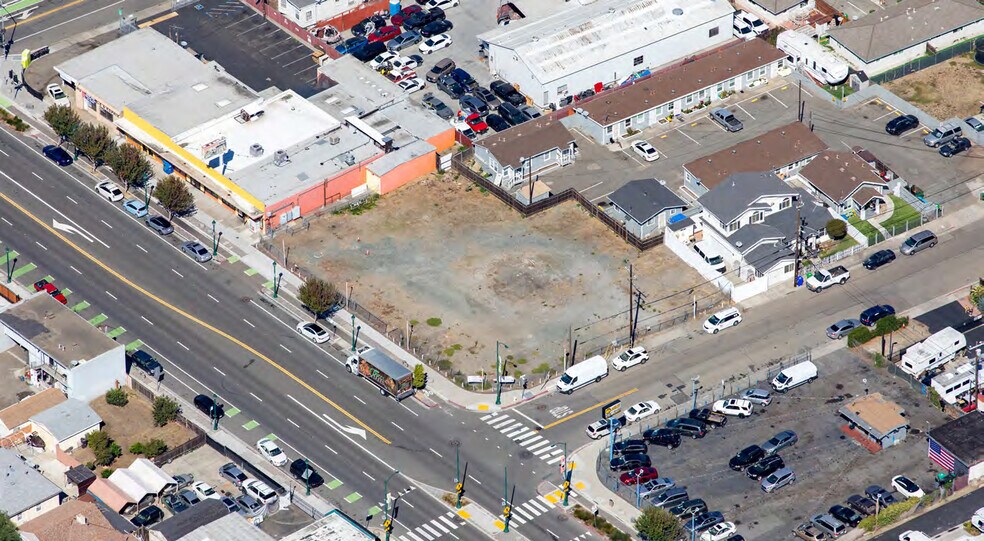 16790 E 14th St, San Leandro, CA à louer - Photo de l’immeuble – Image 2 sur 4