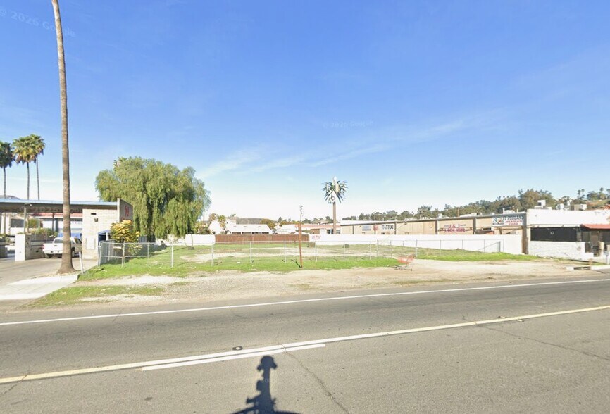 31121 Riverside Dr, Lake Elsinore, CA à louer - Photo de l’immeuble – Image 1 sur 1