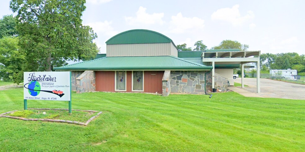 111 Aiken St, Hope, IN à louer - Photo de l’immeuble – Image 3 sur 27