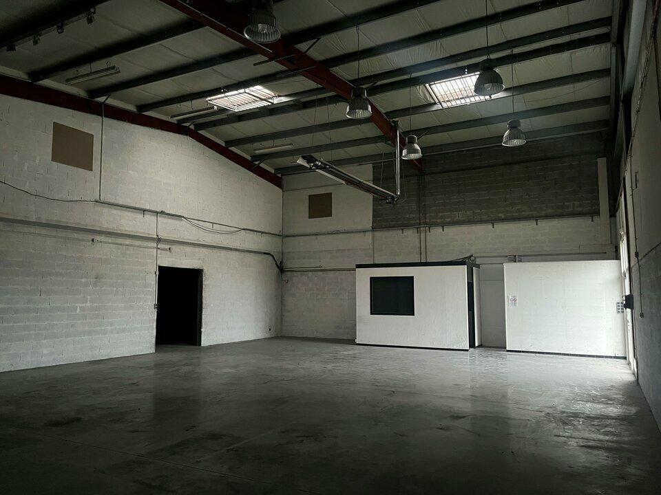 Local d'activités dans Voiron à vendre Photo intérieure– Image 1 sur 6