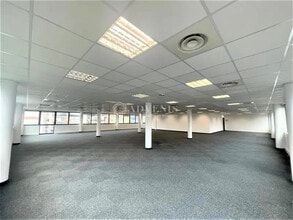 Bureau dans Créteil à louer Photo de l’immeuble– Image 2 sur 9