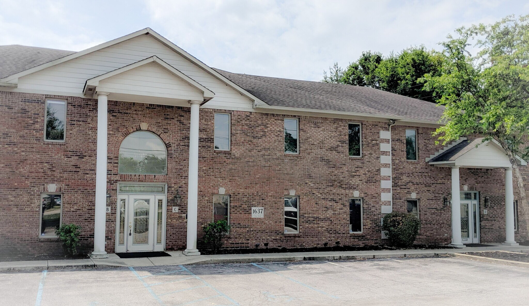 1637 W County Line Rd, Greenwood, IN à louer Photo principale– Image 1 sur 3