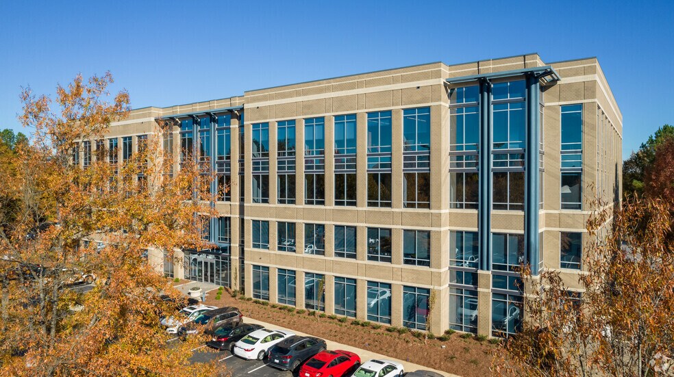 1201 Edwards Mill Rd, Raleigh, NC à louer - Photo principale – Image 1 sur 8