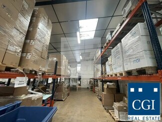 Plus de détails pour Local d'activités à louer