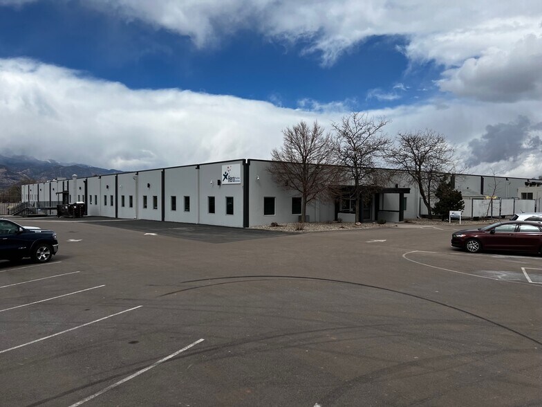 2221 E Bijou St, Colorado Springs, CO à louer - Photo de l’immeuble – Image 1 sur 16