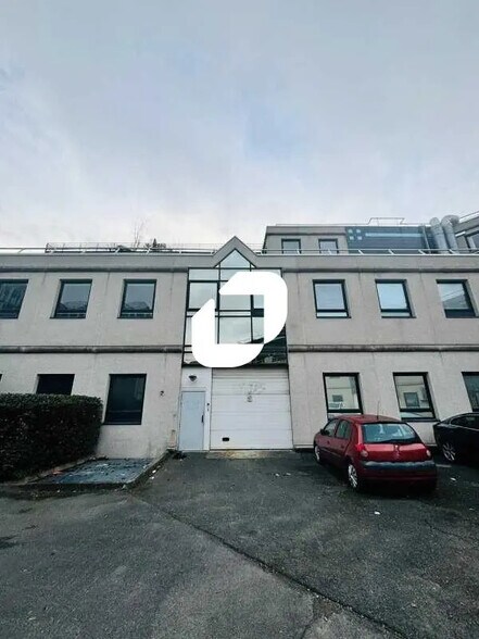 Bureau dans Clichy à louer - Photo de l’immeuble – Image 1 sur 8