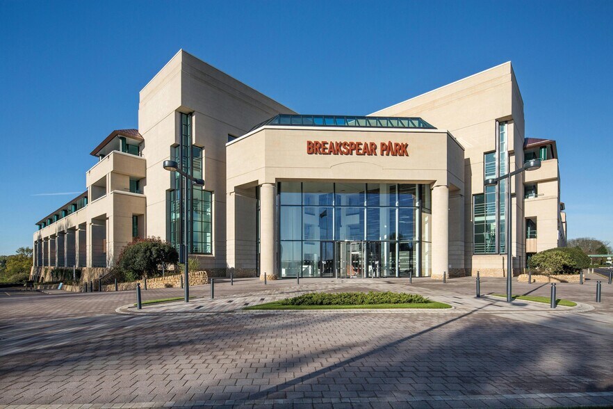 Breakspear Way, Hemel Hempstead à louer - Photo de l’immeuble – Image 1 sur 34