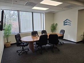 5716 Corsa Ave, Westlake Village, CA à louer Photo intérieure– Image 2 sur 17