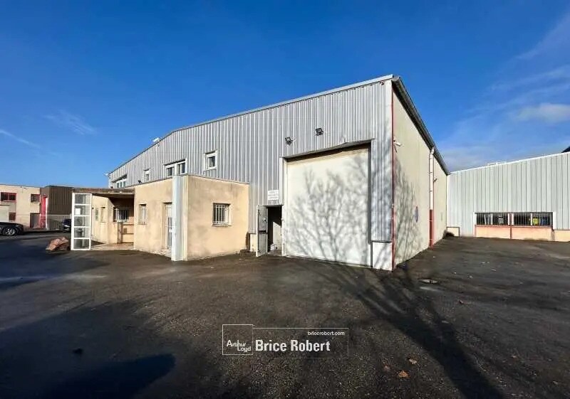 Bureau dans Chassieu à louer - Photo de l’immeuble – Image 3 sur 3