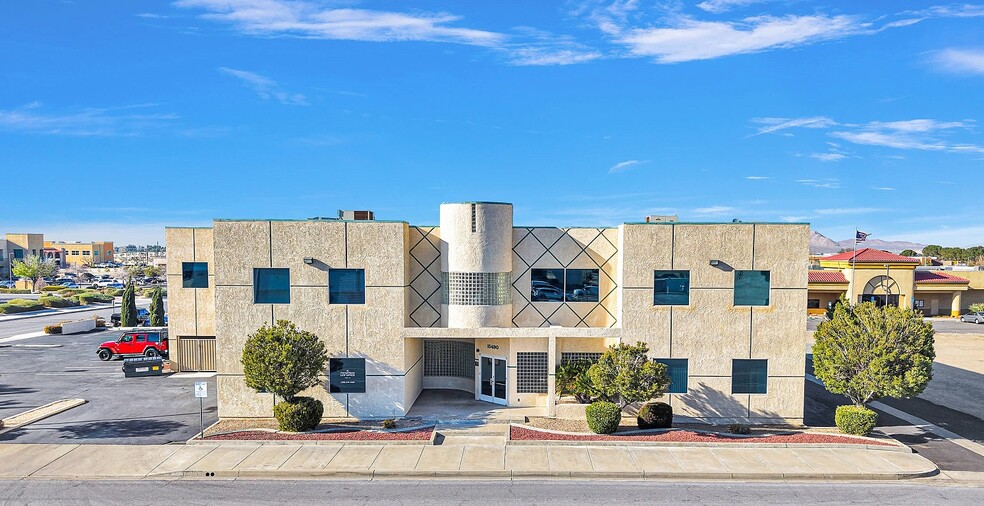 15490 Civic Dr, Victorville, CA à louer - Photo de l’immeuble – Image 2 sur 17