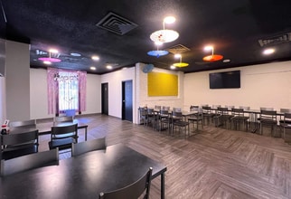 12060 Jasper Av NW, Edmonton, AB à louer Photo de l’immeuble– Image 1 sur 4