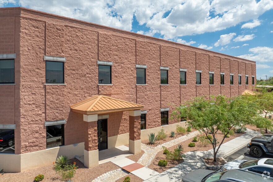 7490 N Oracle Rd, Tucson, AZ à vendre - Photo de l’immeuble – Image 3 sur 15