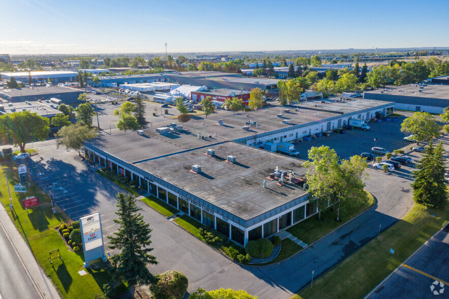 5901-5923 3rd St SE, Calgary, AB à louer - Photo de l’immeuble – Image 3 sur 11