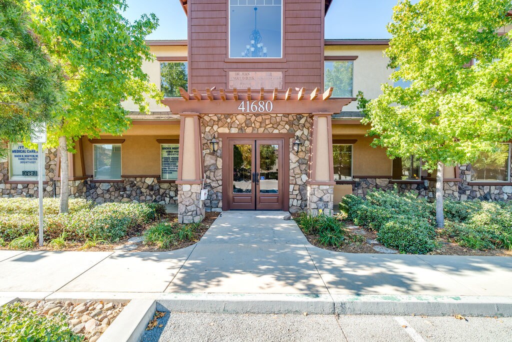 41680 Ivy St, Murrieta, CA à vendre Photo principale– Image 1 sur 31