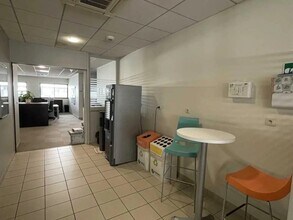 Bureau dans Lacroix-Saint-Ouen à louer Photo intérieure– Image 1 sur 12
