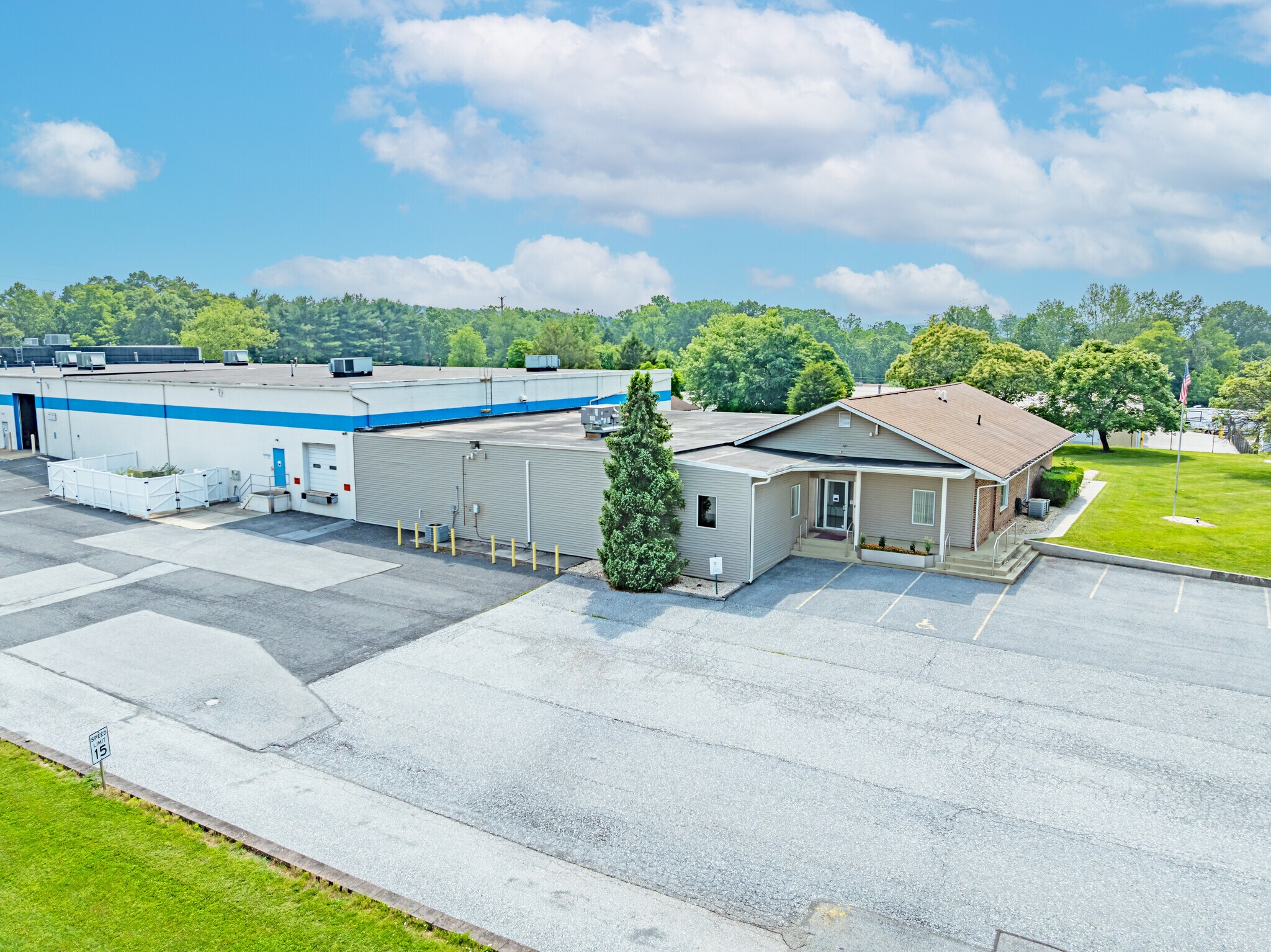 2850 Lewisberry Rd, York Haven, PA à louer Photo de l’immeuble– Image 1 sur 8