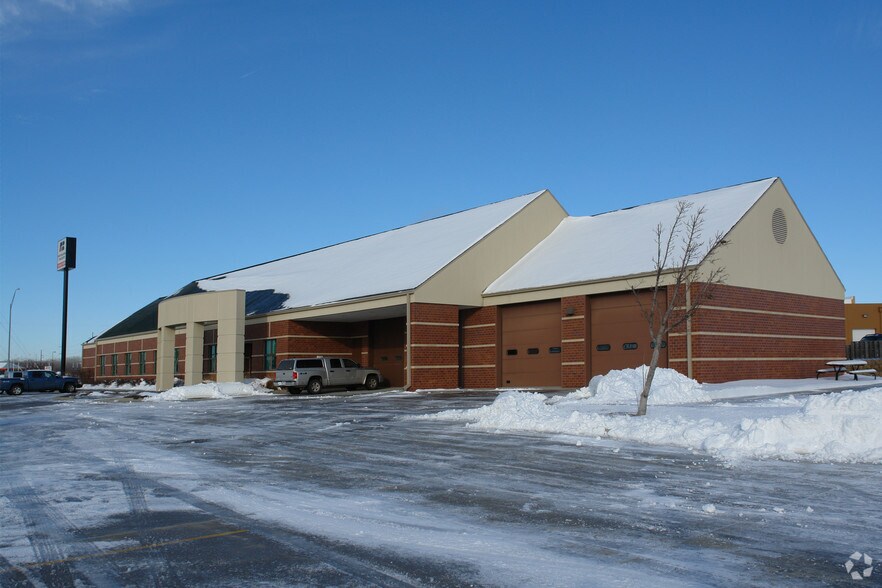 2700 Fletcher Ave, Lincoln, NE à louer - Photo de l’immeuble – Image 2 sur 58