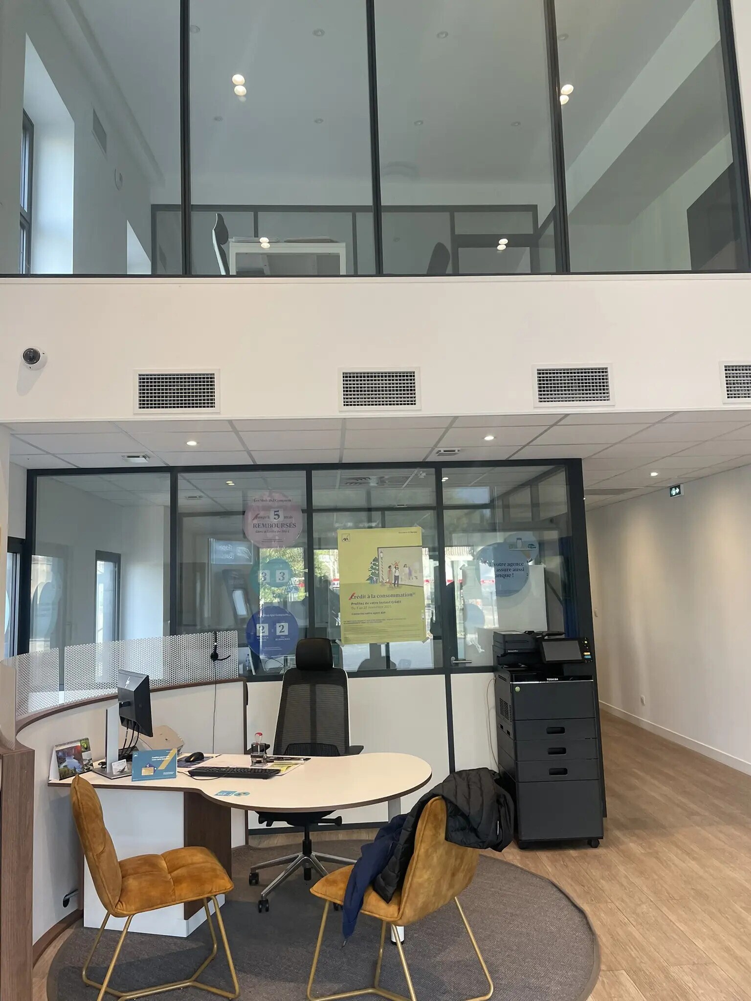 Local commercial dans Châteaurenard à louer Photo intérieure– Image 1 sur 5