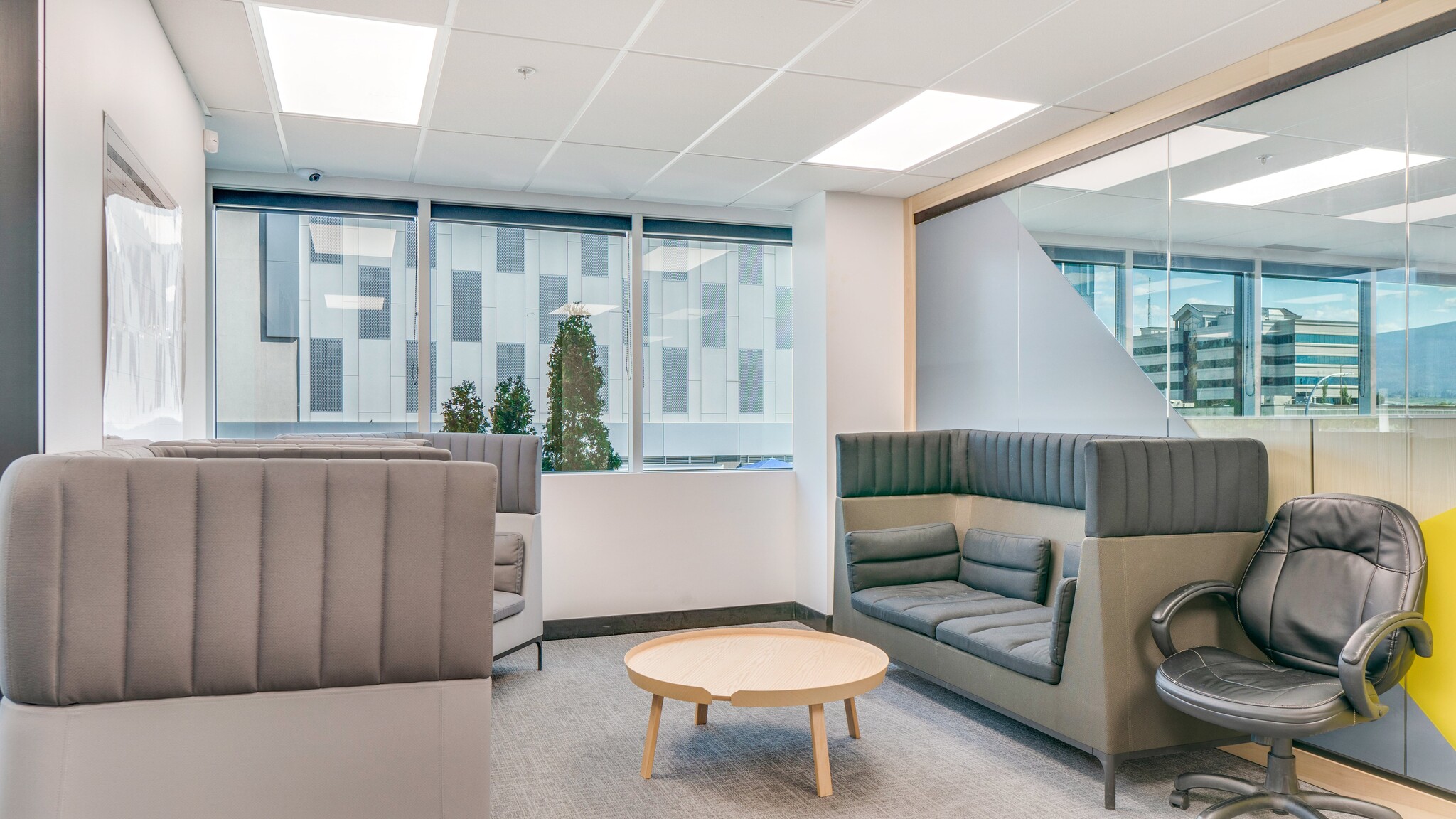 1726 Dolphin Av, Kelowna, BC à louer Photo intérieure– Image 1 sur 20