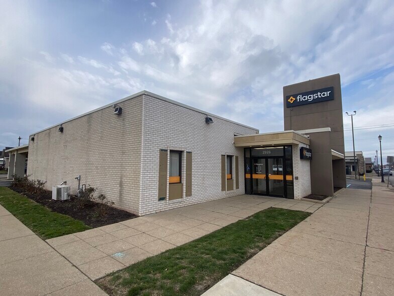 2926 Mishawaka Ave, South Bend, IN à vendre - Photo de l’immeuble – Image 1 sur 3
