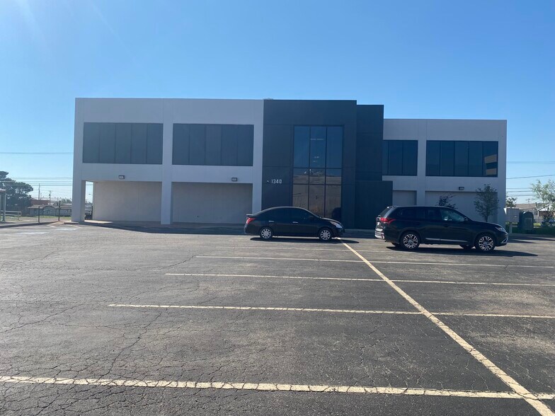 1340 E 7th St, Odessa, TX à louer - Photo de l’immeuble – Image 2 sur 3