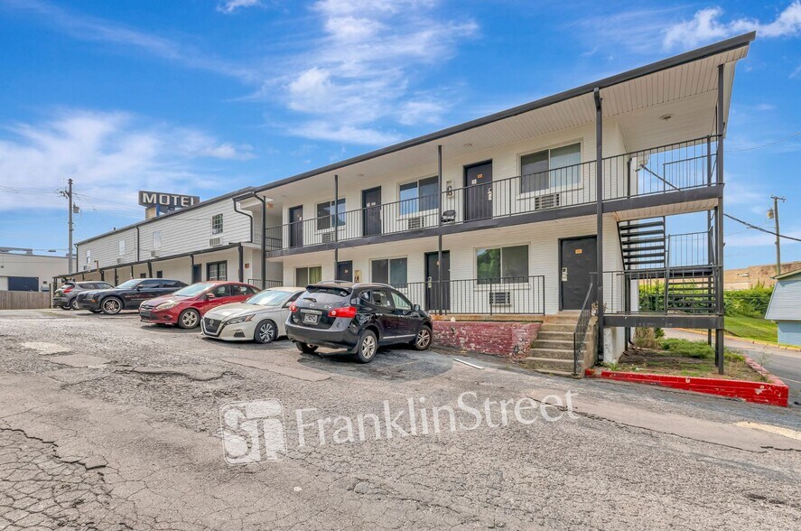 451 Aerospace Way, Nashville, TN à vendre - Photo de l’immeuble – Image 3 sur 8