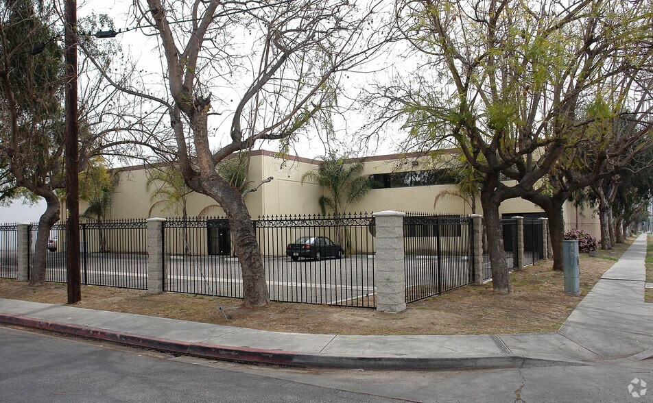 201 N Sullivan St, Santa Ana, CA à vendre - Photo principale – Image 1 sur 3