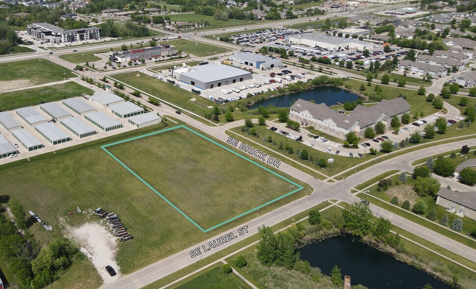 1225 SE Laurel St, Waukee, IA à vendre - Photo de l’immeuble – Image 1 sur 3