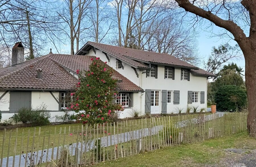 1 Rue Du Nouaou, Saint-Vincent-de-Tyrosse à vendre - Photo de l’immeuble – Image 2 sur 7