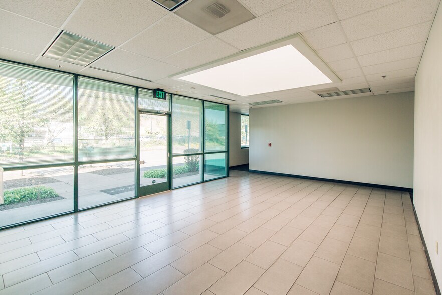 10235-10255 SW Spokane Ct, Tualatin, OR à louer - Photo de l’immeuble – Image 3 sur 8