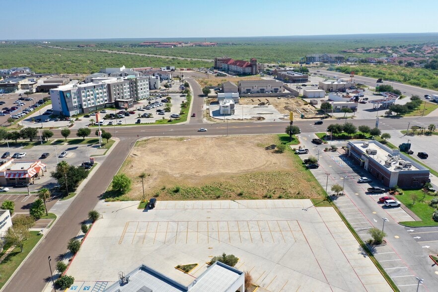 2511 Jacaman, Laredo, TX à louer - Aérien – Image 3 sur 6