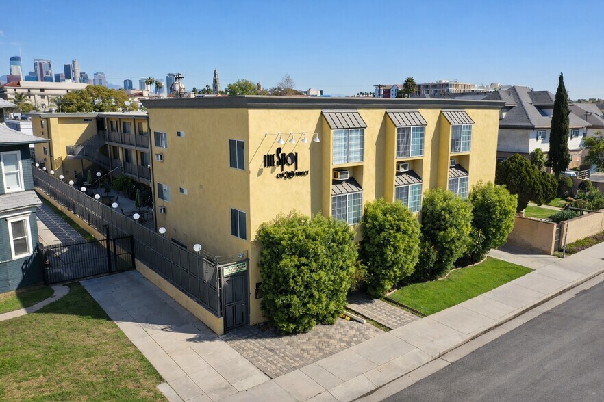 721 W 30th St, Los Angeles, CA à vendre - Photo de l’immeuble – Image 1 sur 18