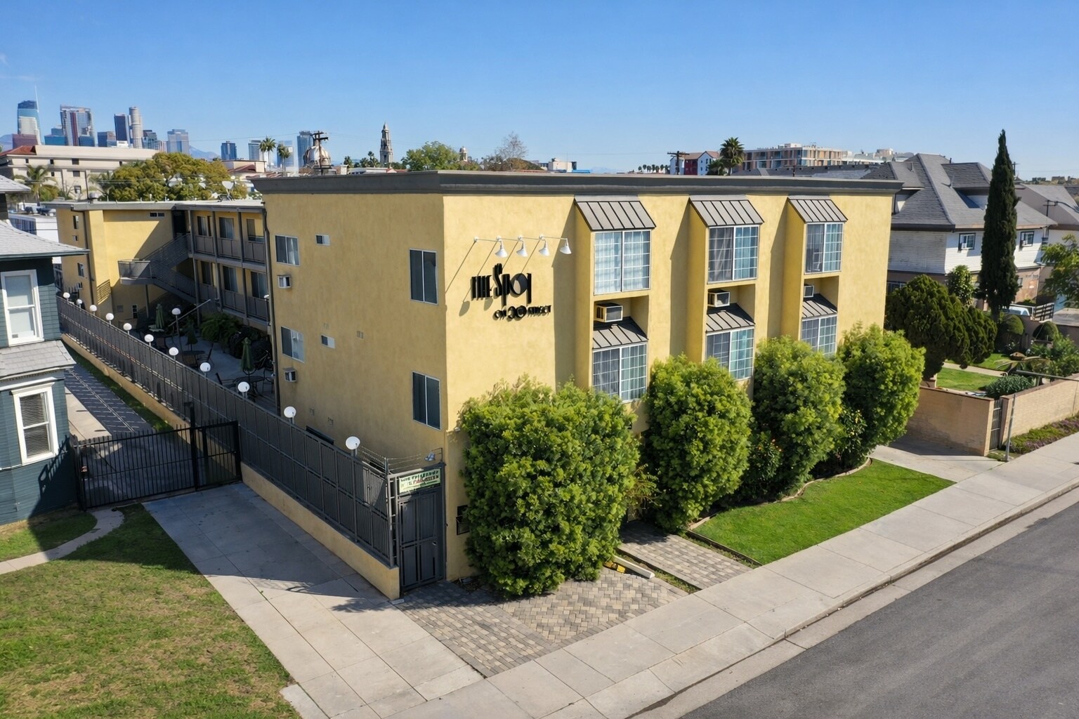 721 W 30th St, Los Angeles, CA à vendre Photo de l’immeuble– Image 1 sur 19