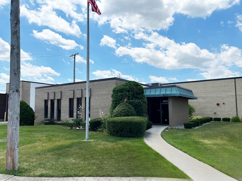 2400 S 27th Ave, Broadview, IL à vendre - Photo de l’immeuble – Image 1 sur 2