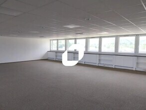 Bureau dans Varces-Allières-et-Risset à louer Photo de l’immeuble– Image 2 sur 12