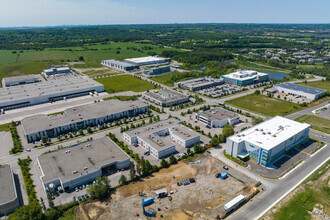 125 Don Hillock Dr, Aurora, ON - VUE AÉRIENNE  vue de carte - Image1