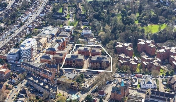 298 Regents Park Rd, Londres à louer - Photo de l’immeuble – Image 3 sur 9