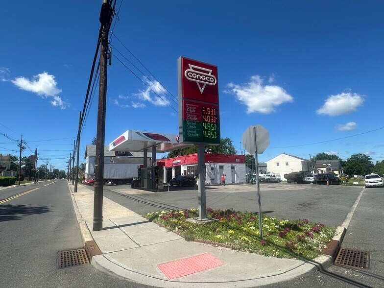 700 Hamilton Blvd, South Plainfield, NJ à vendre - Photo de l’immeuble – Image 3 sur 8