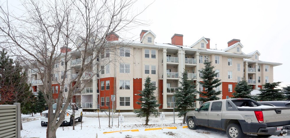 585 St Albert Trail, St. Albert, AB à vendre - Photo de l’immeuble – Image 2 sur 6