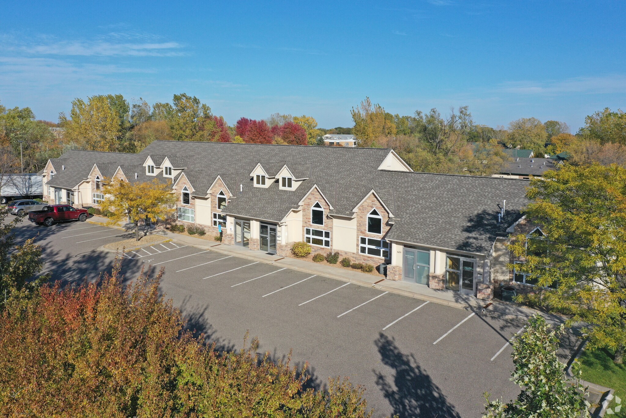 4653 White Bear Pky, White Bear Lake, MN à vendre Photo principale– Image 1 sur 8