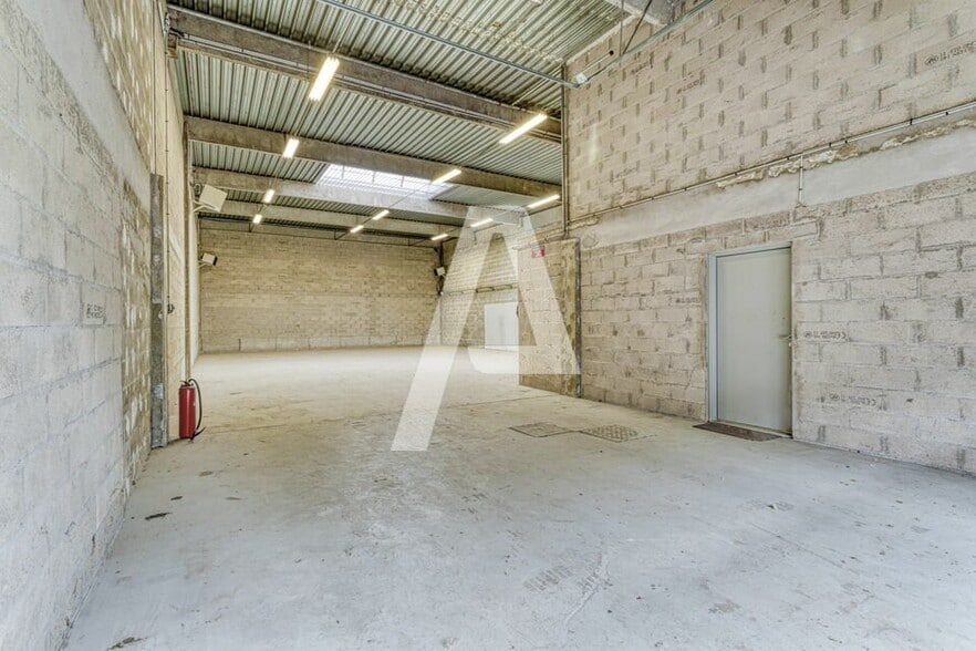 2 Rue De La Noue Guimante, Saint-Thibault-des-Vignes à louer - Photo intérieure – Image 1 sur 4
