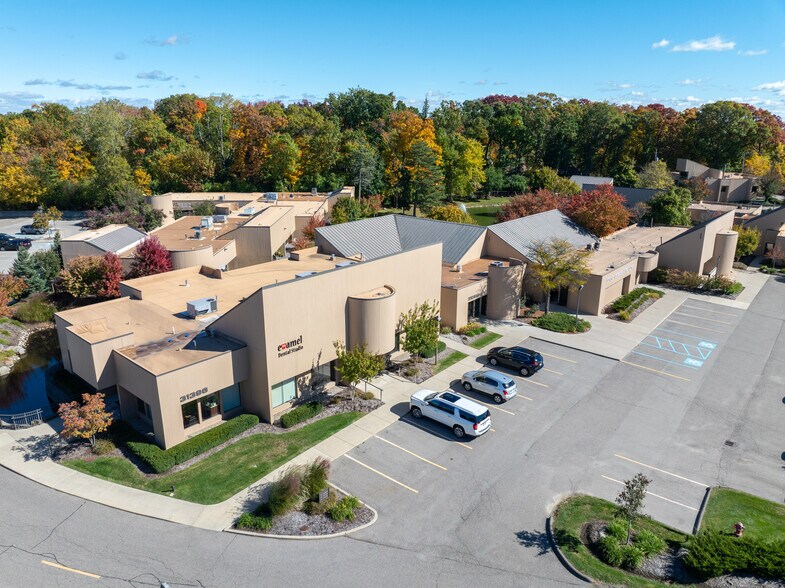 31390-31396 Northwestern Hwy, Farmington Hills, MI à louer - Photo de l’immeuble – Image 3 sur 4