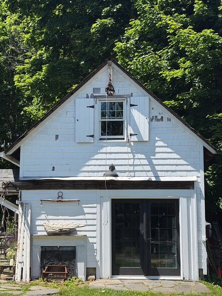 6 August St, Setauket, NY à louer - Photo de l’immeuble – Image 3 sur 4