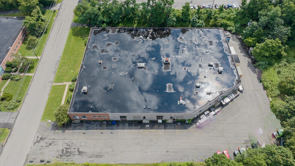 30 Industrial Ave, Mahwah, NJ à louer - Photo de l’immeuble – Image 2 sur 4