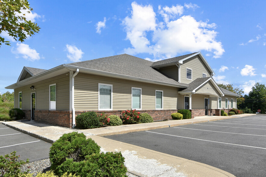 181 Shunpike Rd, Cromwell, CT à louer - Photo de l’immeuble – Image 1 sur 2