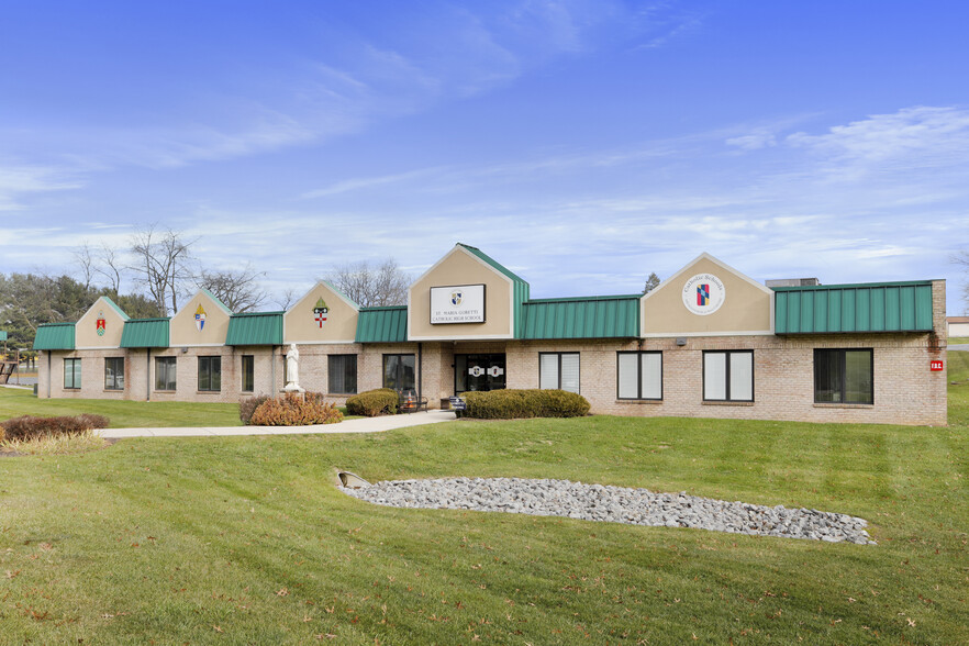 18614 Crestwood Dr, Hagerstown, MD à vendre - Photo principale – Image 1 sur 31