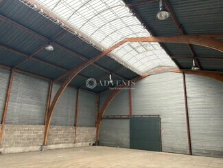 Plus de détails pour Local d'activités à louer