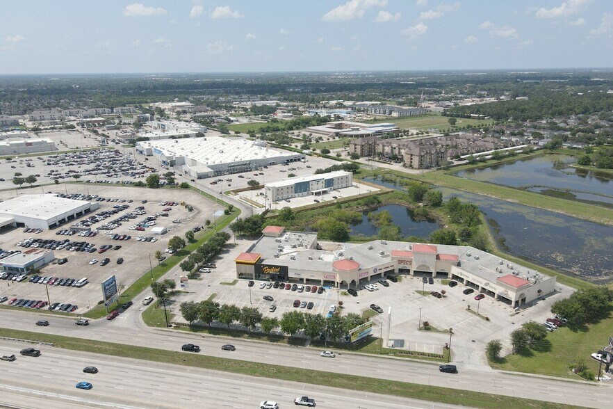 11130 Gulf Fwy, Houston, TX à louer - Photo de l’immeuble – Image 2 sur 20