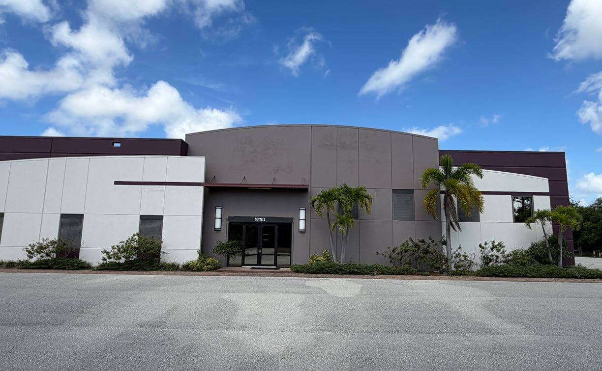 11600 Adelmo Ln, Fort Myers, FL à louer Photo de l’immeuble– Image 1 sur 9