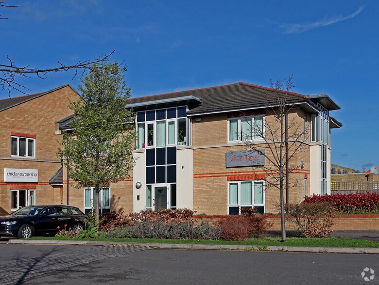 1 Faraday Rd, Guildford à louer - Photo principale – Image 1 sur 3